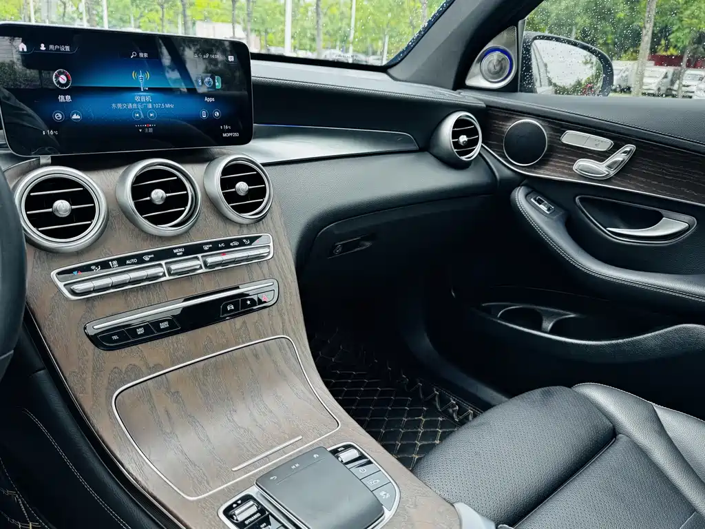 Mercedes-Benz GLC 2022 — фото 14