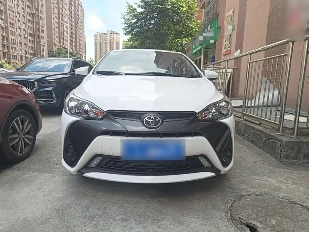 Toyota Yaris L 2018 — фото 3