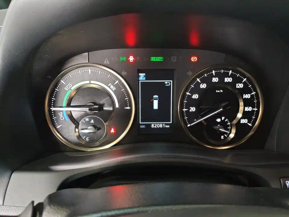 Lexus LM 2021 — фото 15