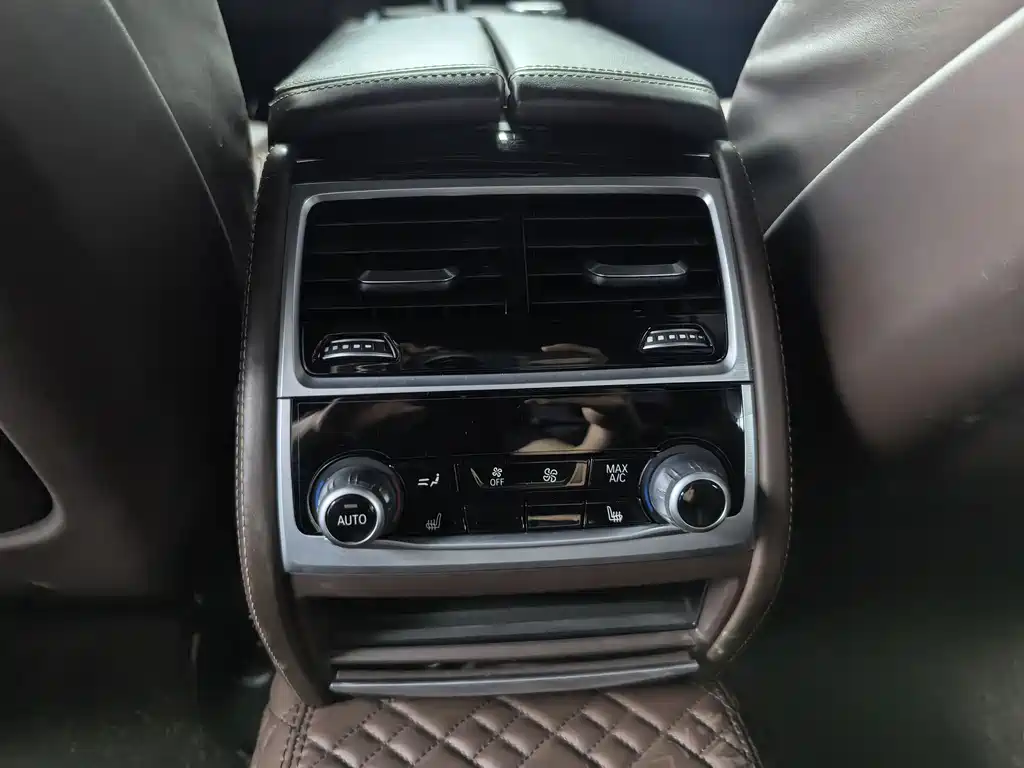 BMW 7 Series 2021 — фото 14