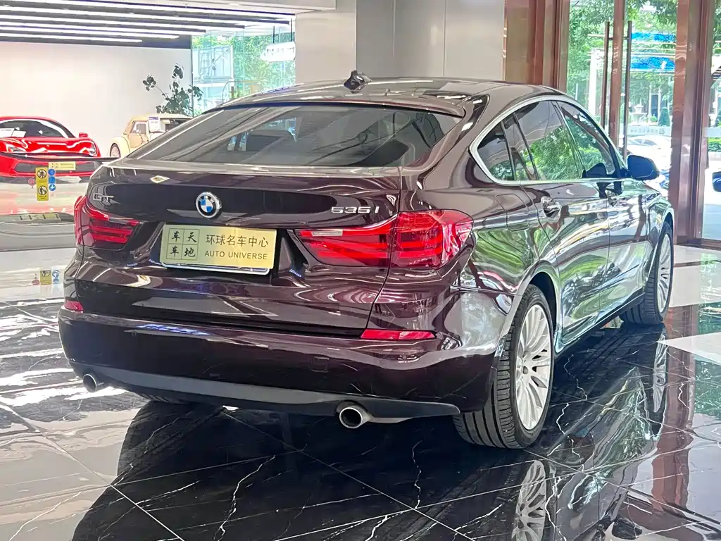 BMW 5 Series GT 2018 — фото 4