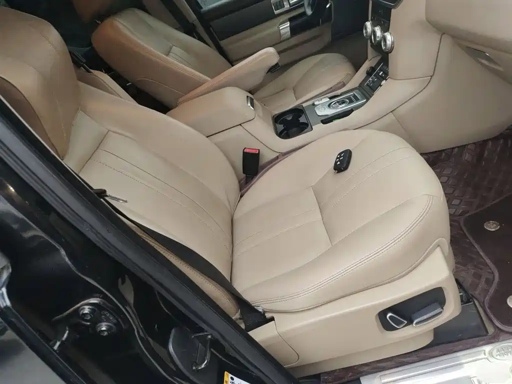 Land Rover Discovery 2015 — фото 25