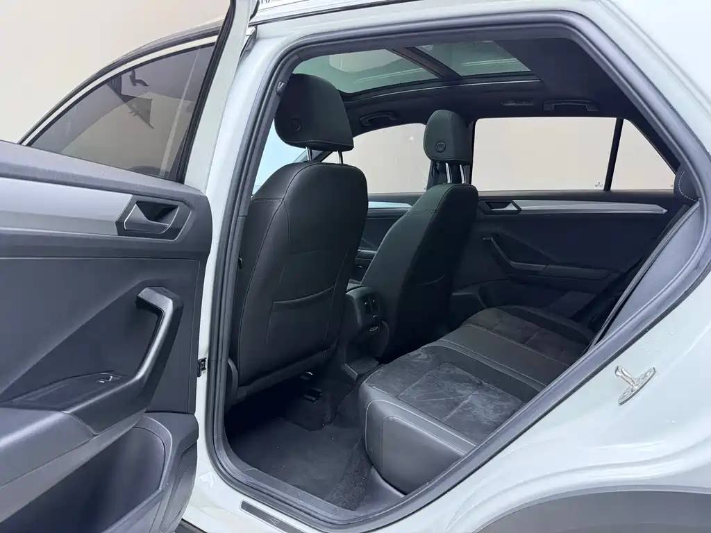 Volkswagen T-Roc 2022 — фото 18