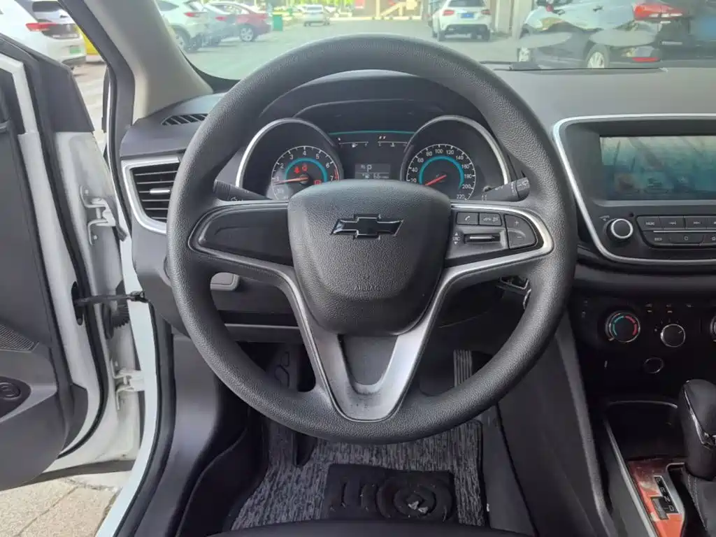 Chevrolet Cavalier 2018 — фото 11