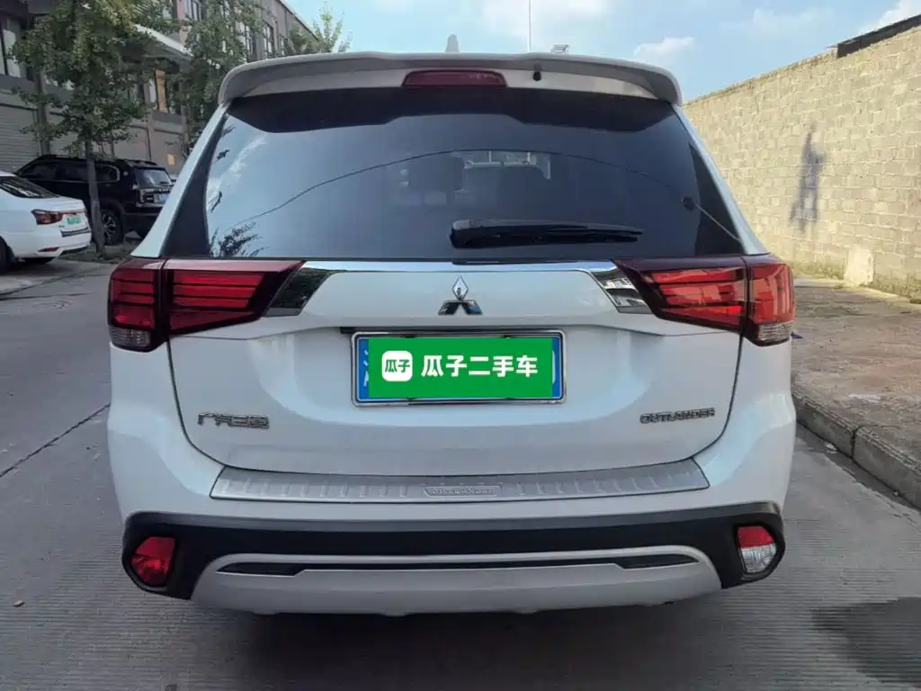 Mitsubishi Outlander 2019 — фото 6