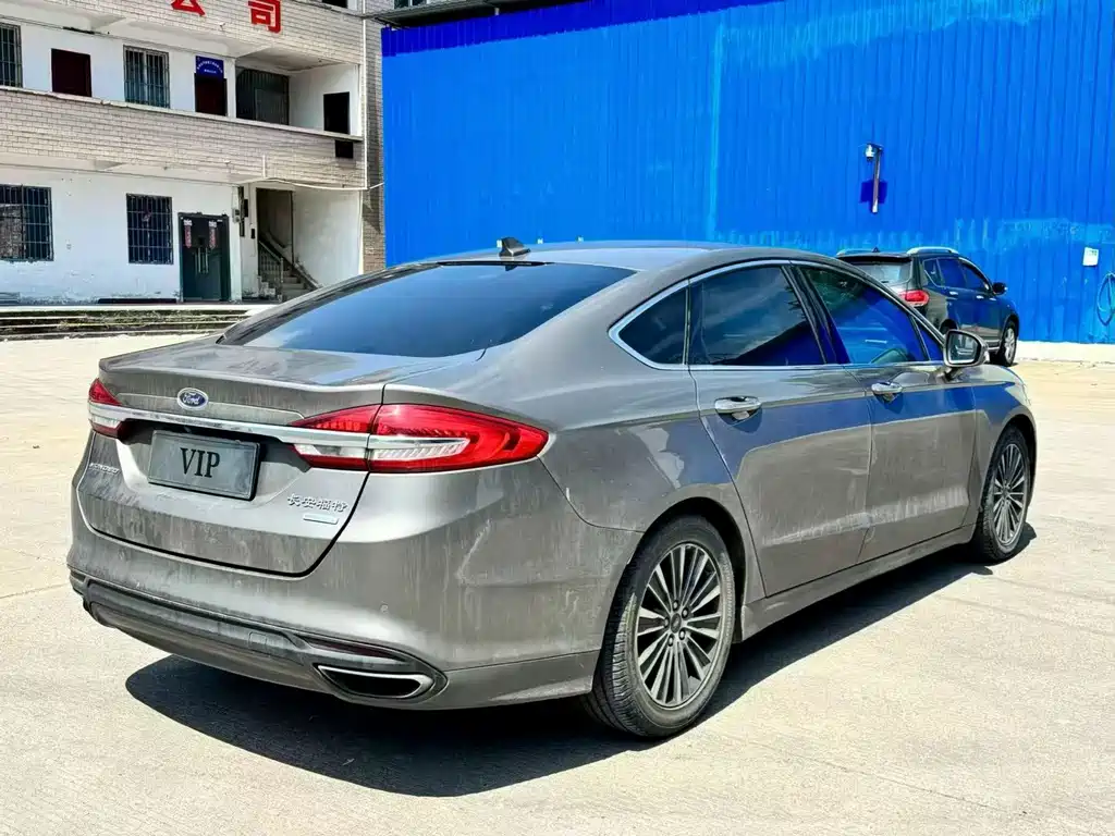 Ford Mondeo 2017 — фото 9