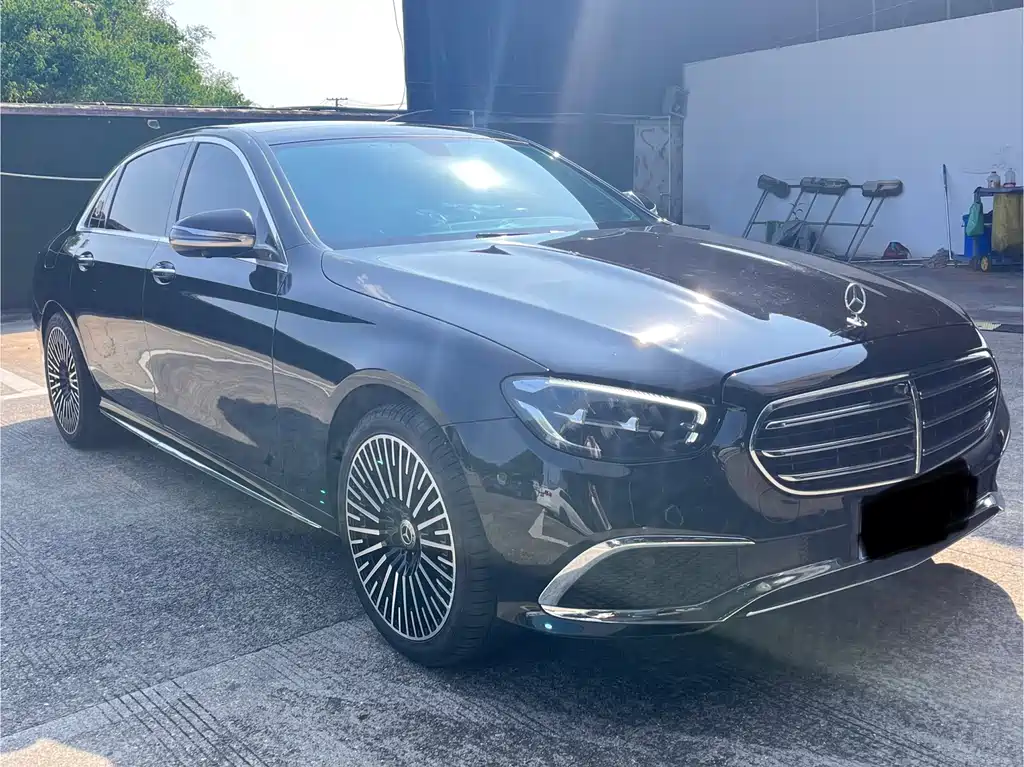 Mercedes-Benz E-Class 2022