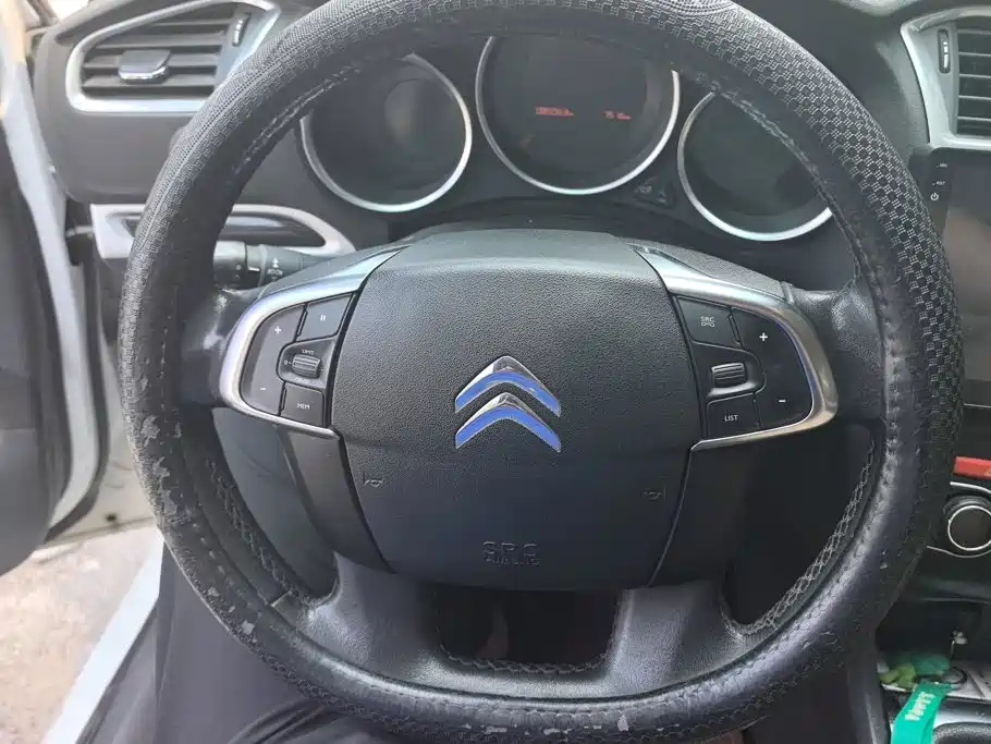 Citroën C4L 2015 — фото 15