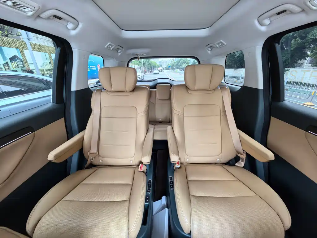 GAC Motor E8 PHEV 2024