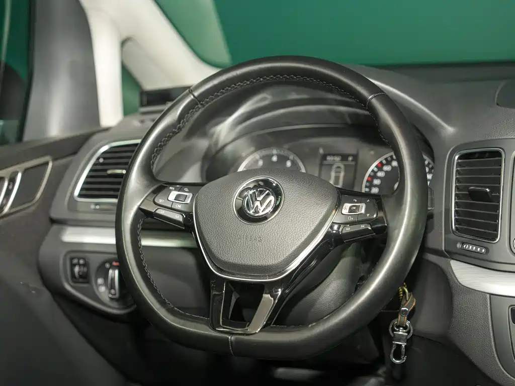 Volkswagen Sharan 2017 — фото 26