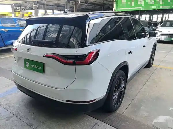 NIO ES8 2022