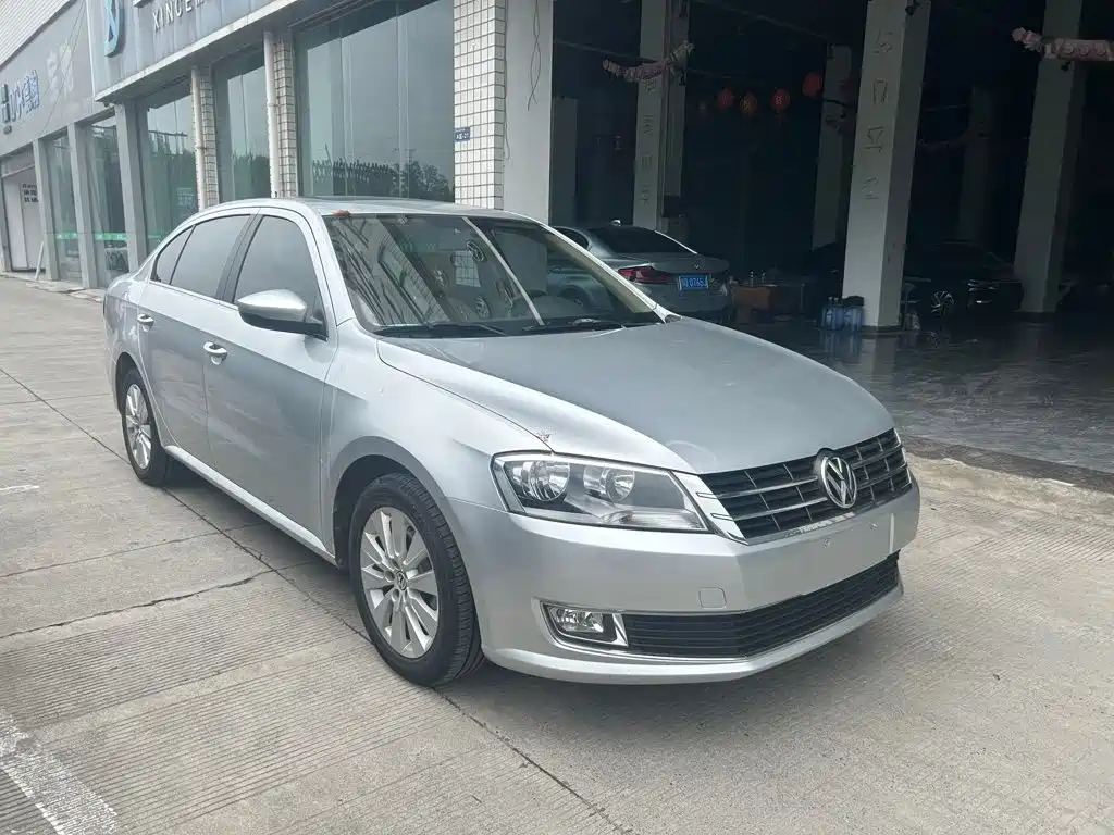 Volkswagen Lavida 2013