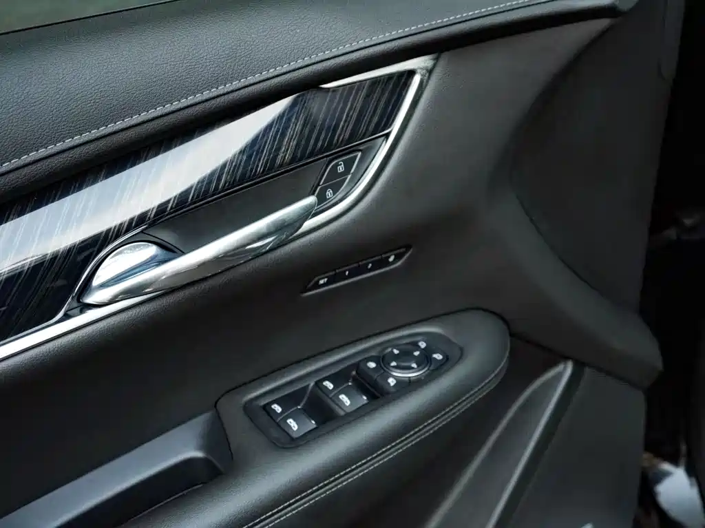 Cadillac XT6 2021 — фото 16