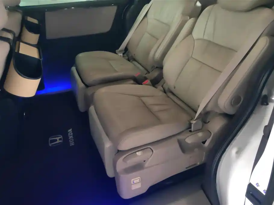 Honda Odyssey 2018 — фото 11