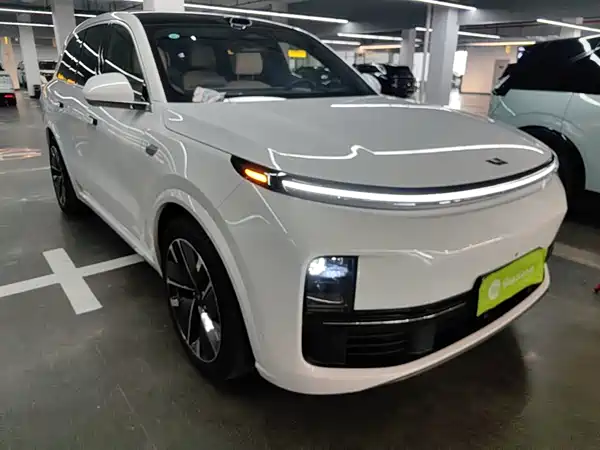 Li Auto L8 2025