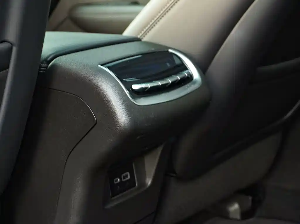 Cadillac XT6 2021 — фото 18
