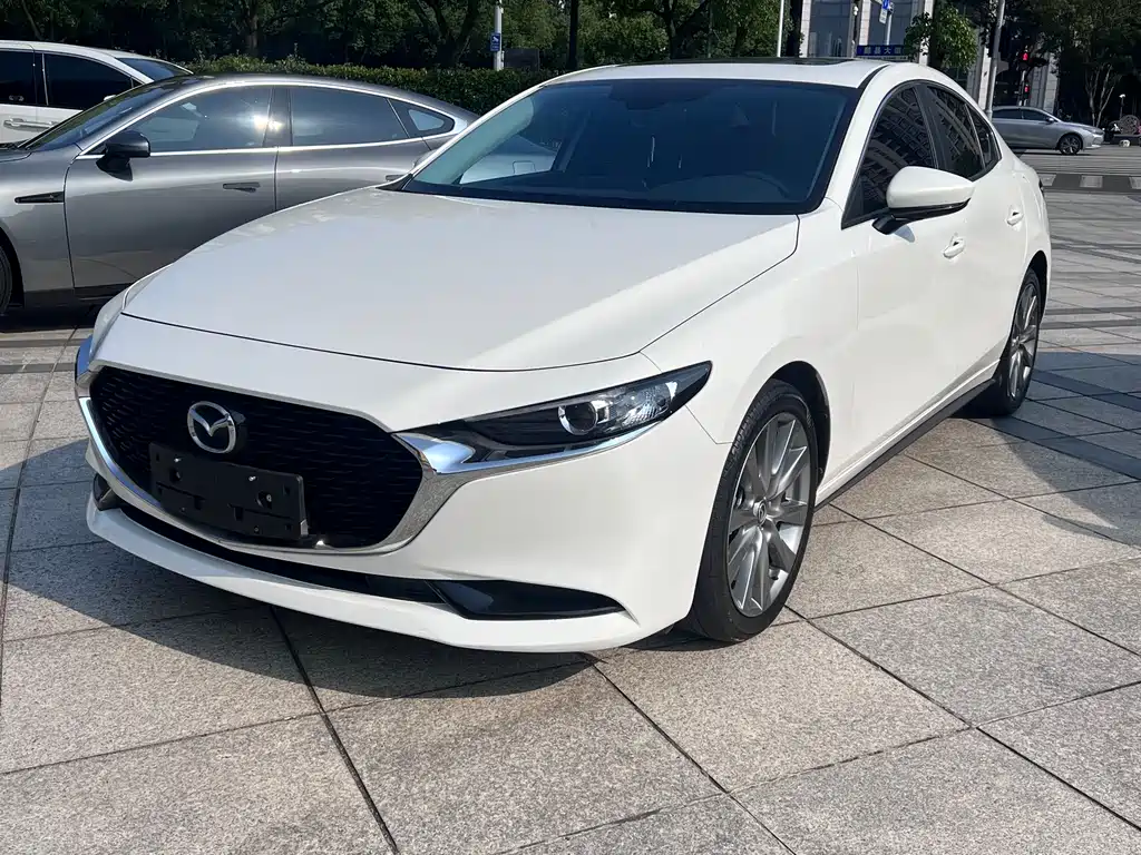 Mazda 3 Axela 2024