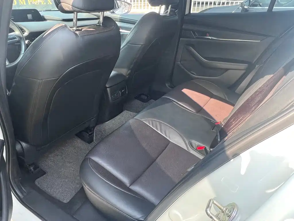 Mazda 3 Axela 2024