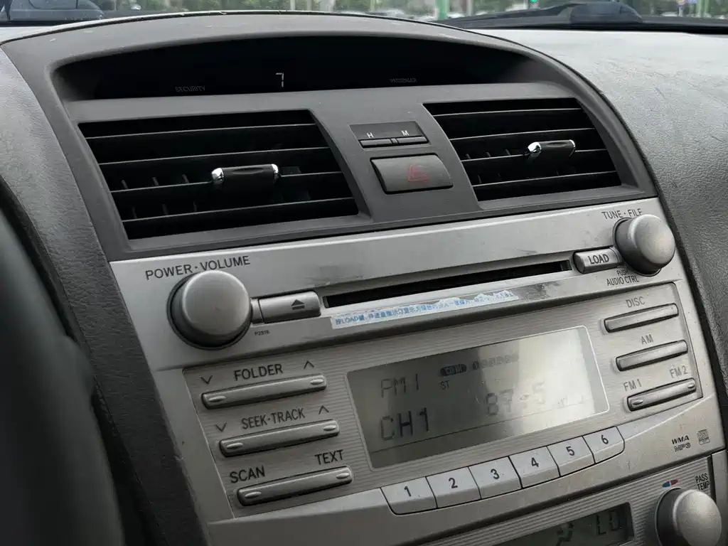 Toyota Camry 2008 — фото 13