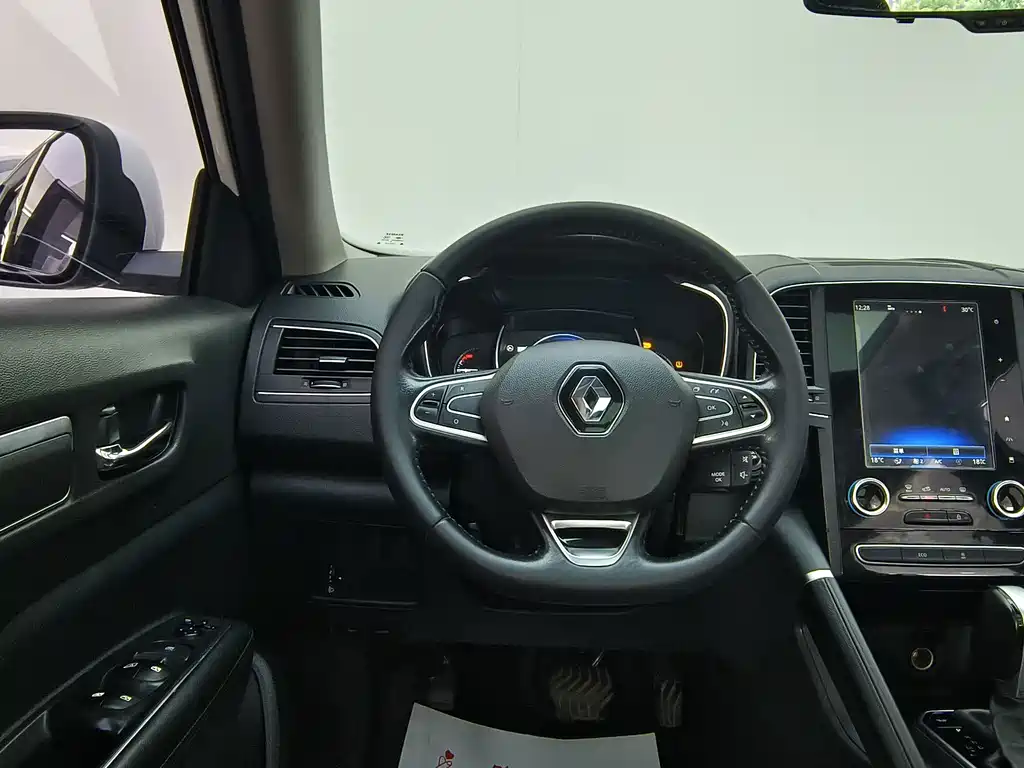 Renault Koleos 2017 — фото 7