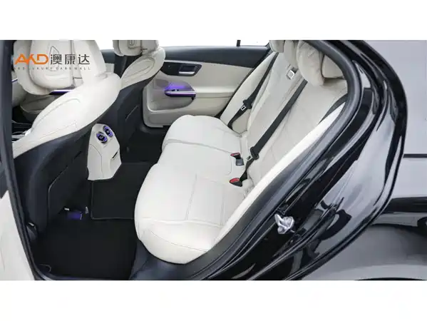 Mercedes-Benz C-Class 2024
