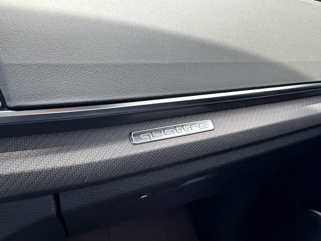 Audi Q5L 2023 — фото 12