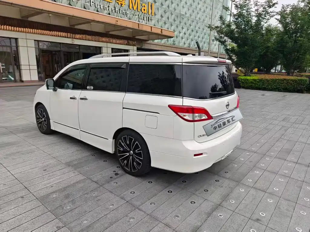 Nissan Quest 2017 — фото 5