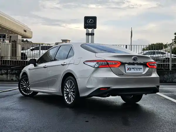Toyota Camry 2021