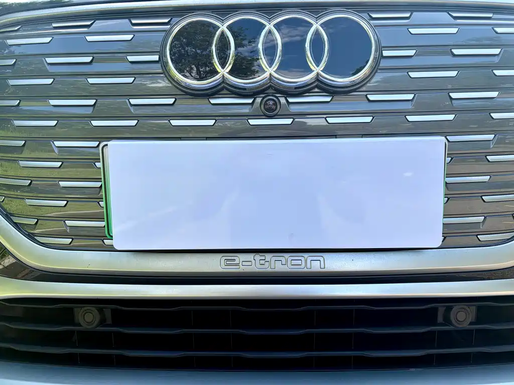 Audi Q4 E-Tron 2023 — фото 25