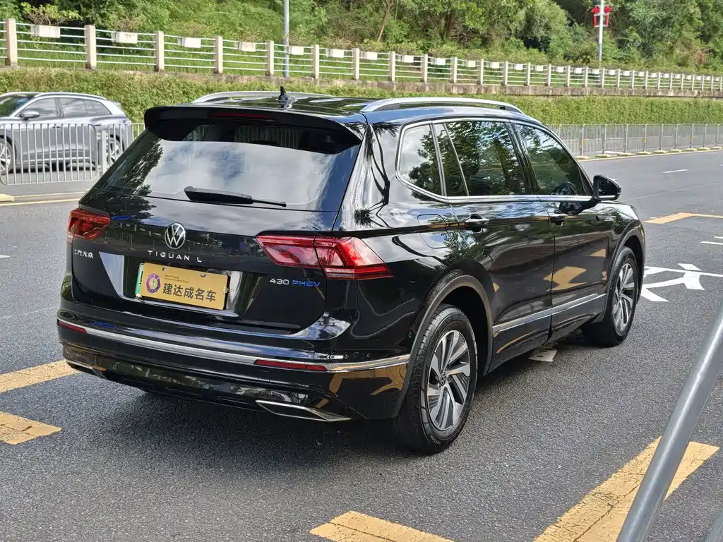 Volkswagen Tiguan L Plug-In Hybrid 2021 — фото 4