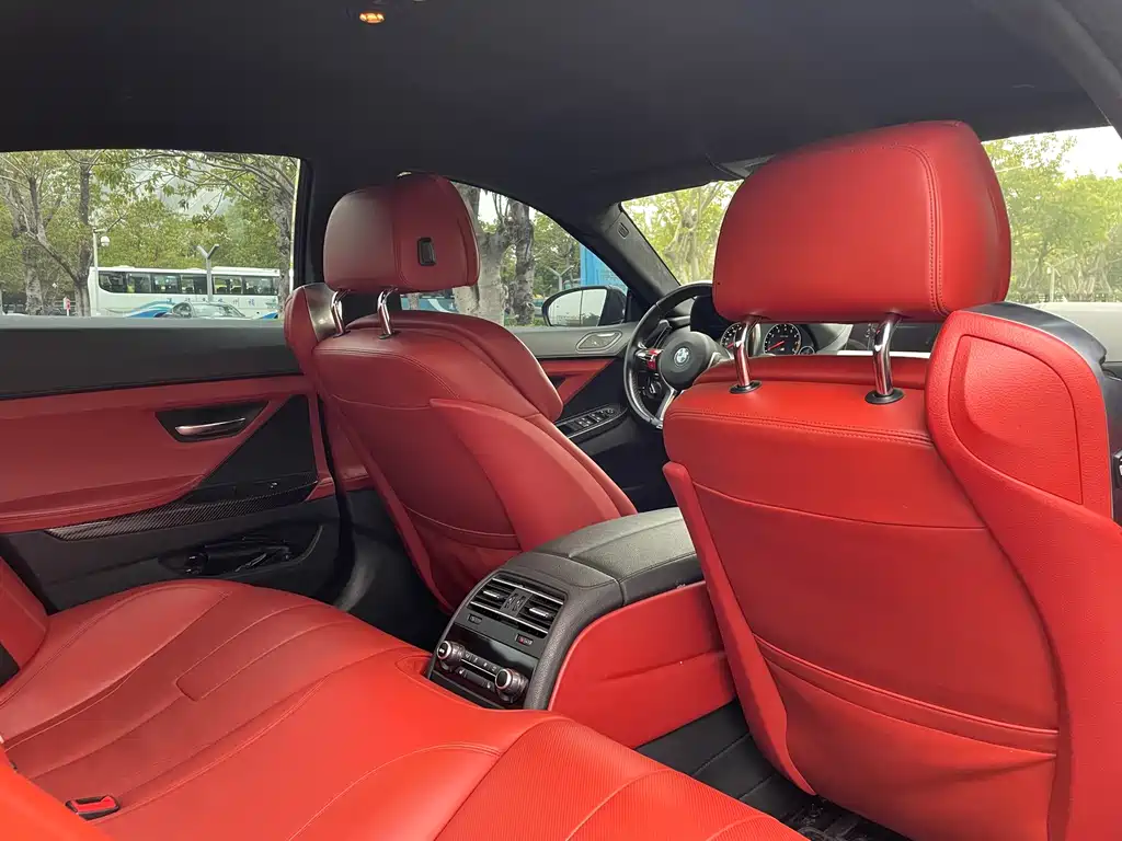 BMW M6 2017 — фото 17