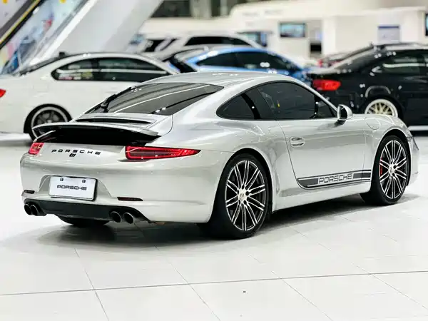 Porsche 911 2016