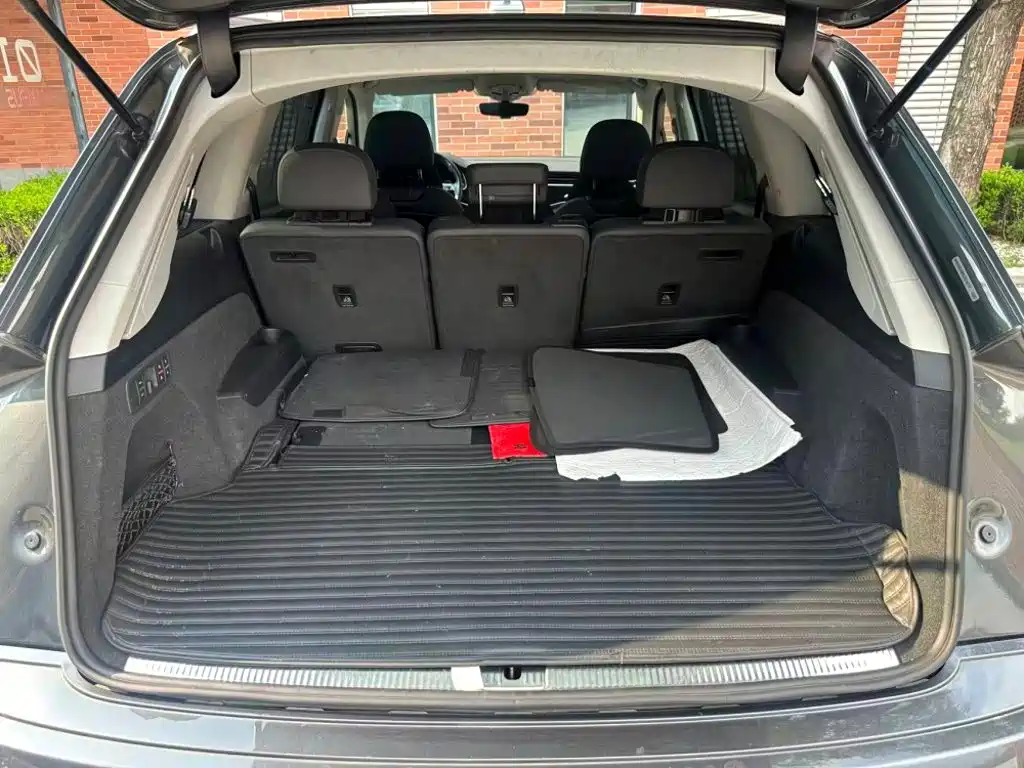 Audi Q7 2020 — фото 10