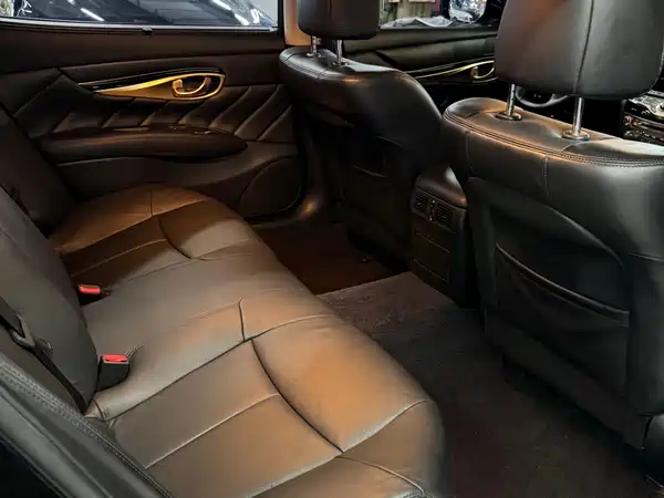 Infiniti Q70 2017