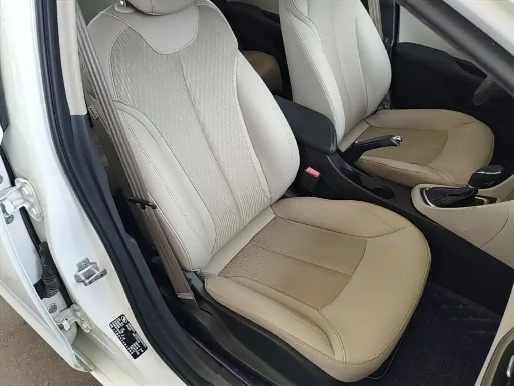 Buick Excelle 2016 — фото 25