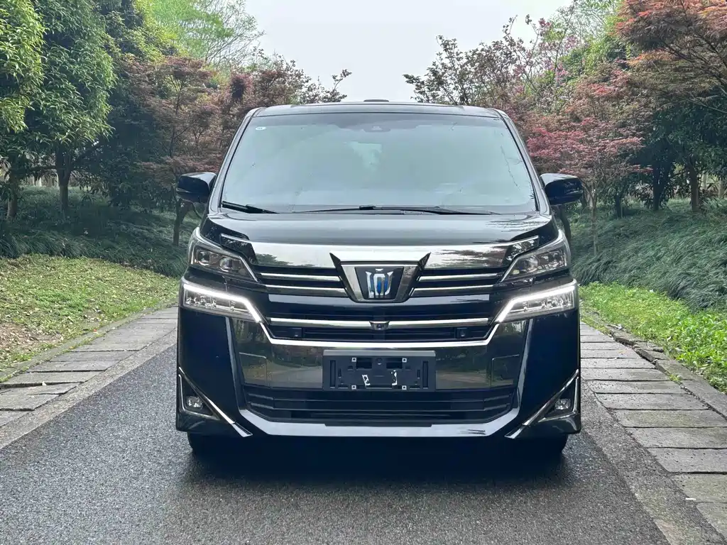 Toyota Vellfire 2023 — фото 2