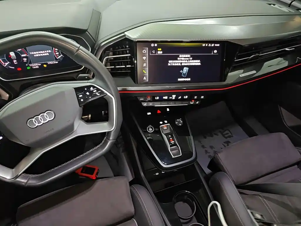 Audi Q4 E-Tron 2023 — фото 13