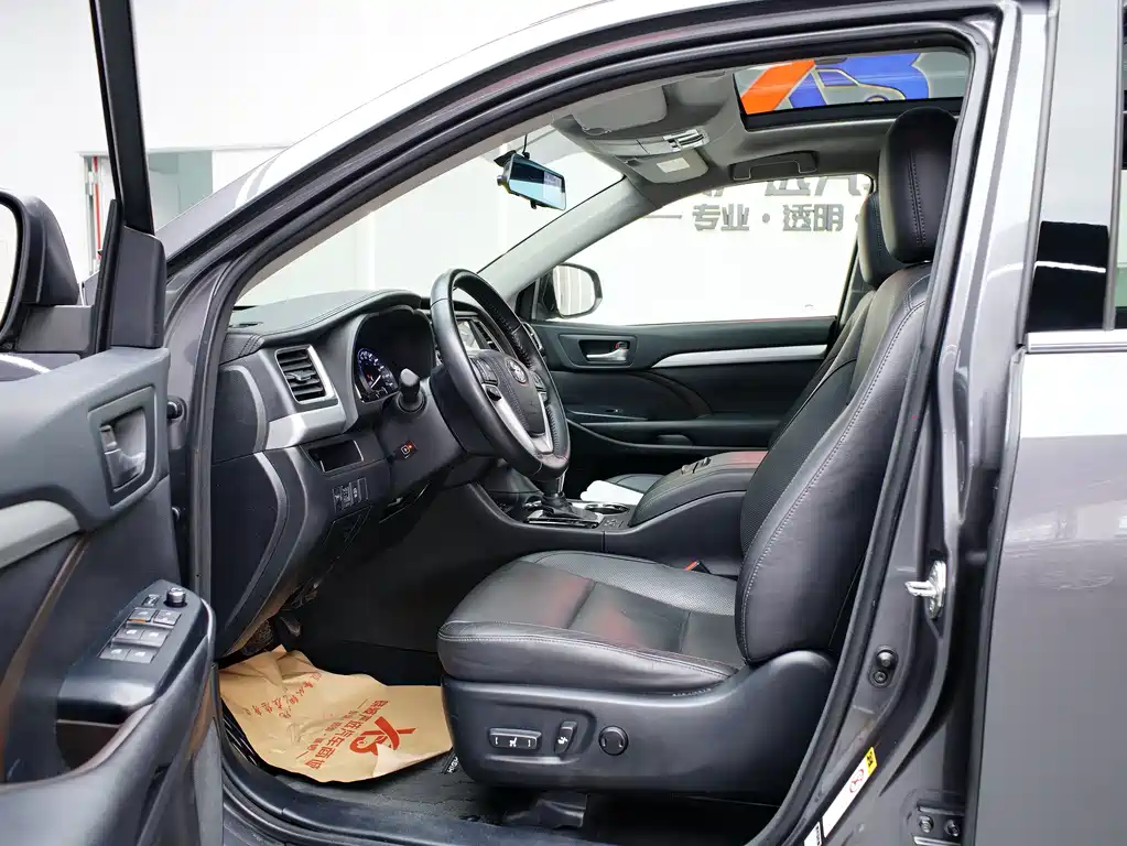 Toyota Highlander 2017 — фото 11