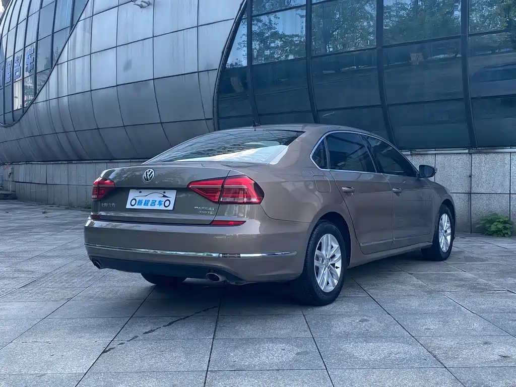 Volkswagen Passat 2016 — фото 6