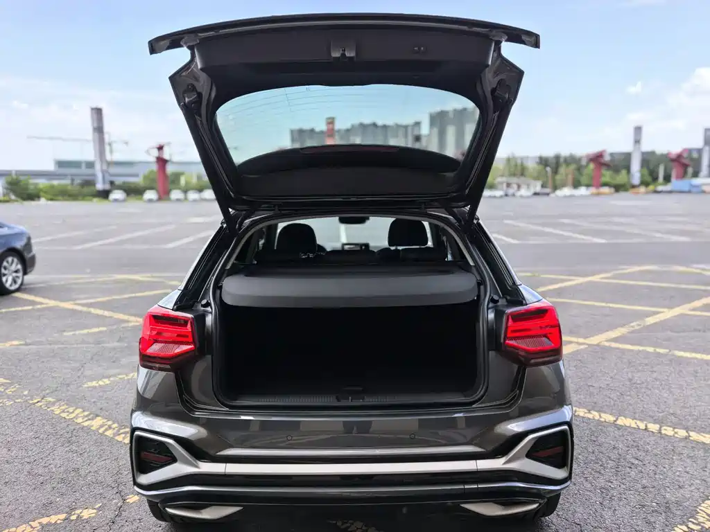 Audi Q2L 2022