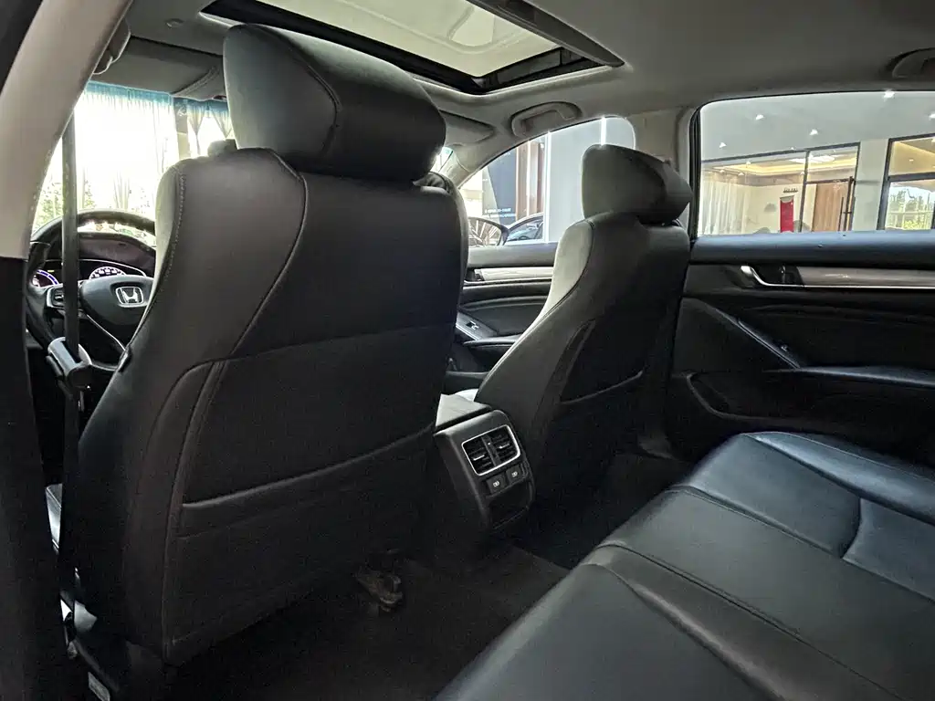 Honda Accord 2023 — фото 13