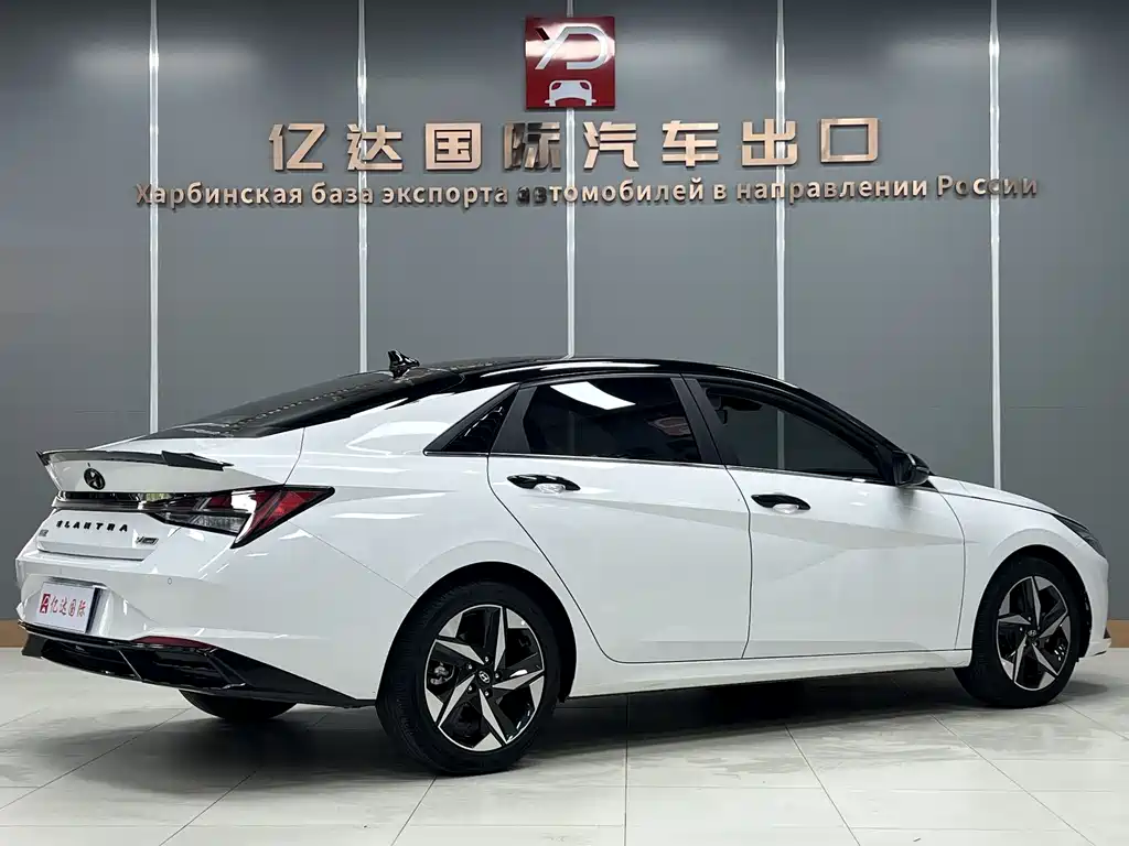 Hyundai Elantra 2023