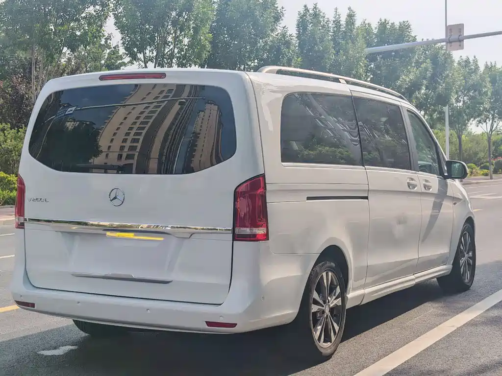 Mercedes-Benz V-Class 2016