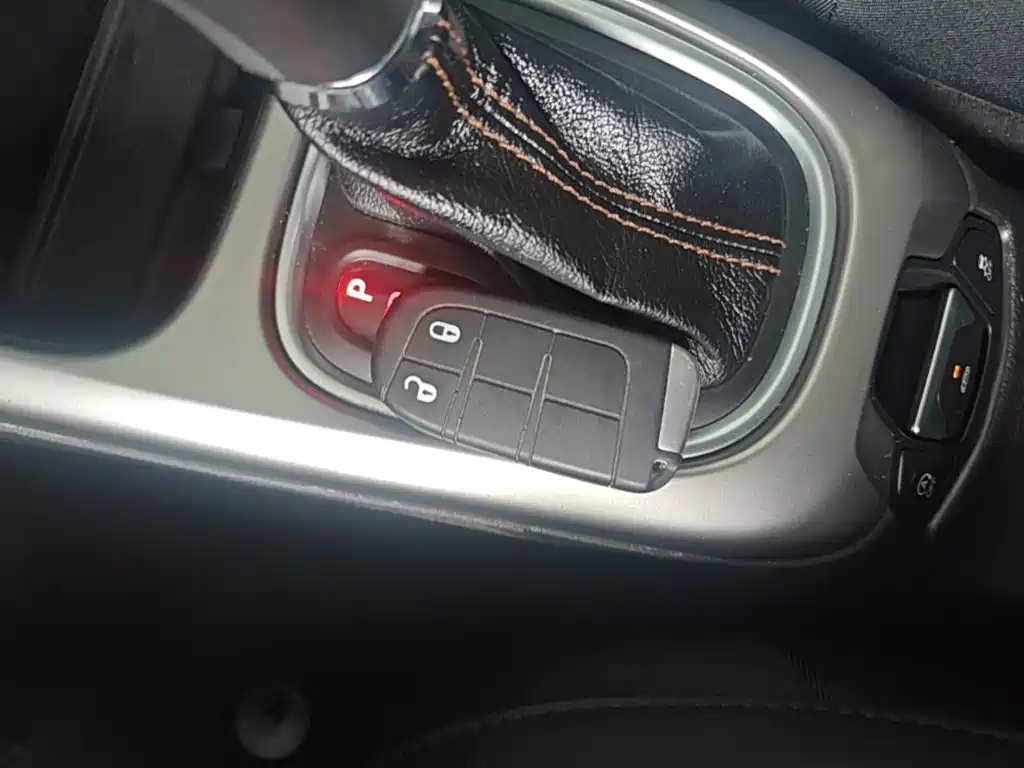 Jeep Compass 2017 — фото 9