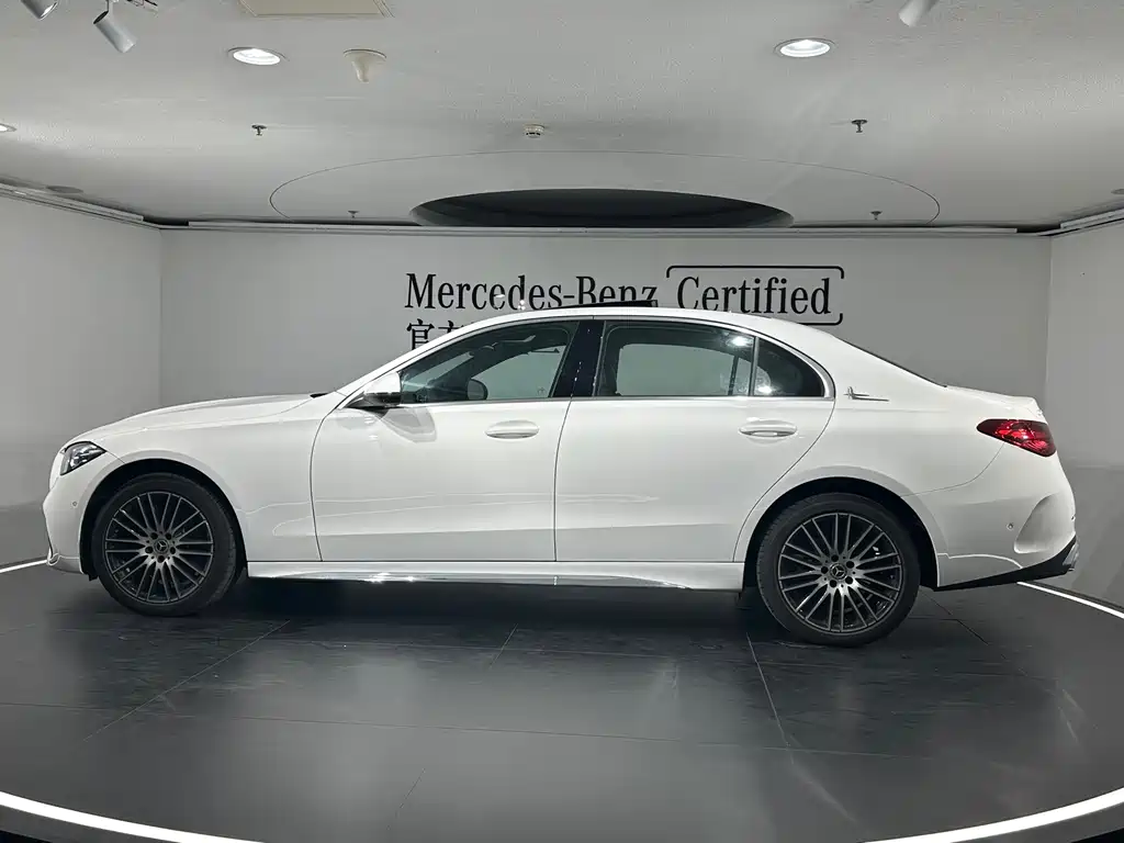 Mercedes-Benz C-Class 2025 — фото 2