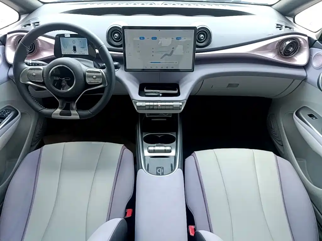 BYD Dolphin 2022 — фото 10