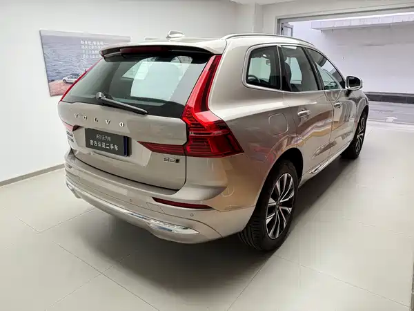 Volvo XC60 2025