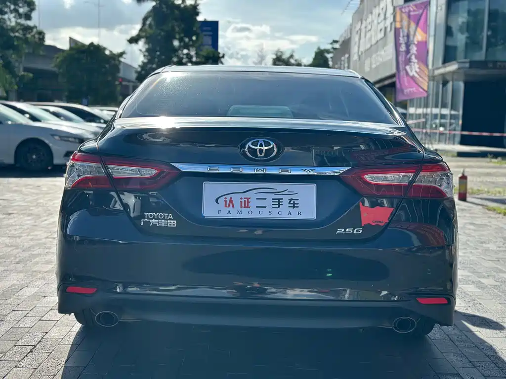 Toyota Camry 2018 — фото 18