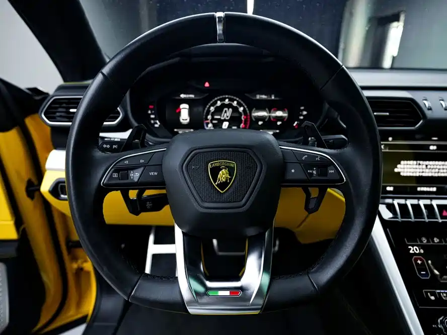 Lamborghini Urus 2022 — фото 16
