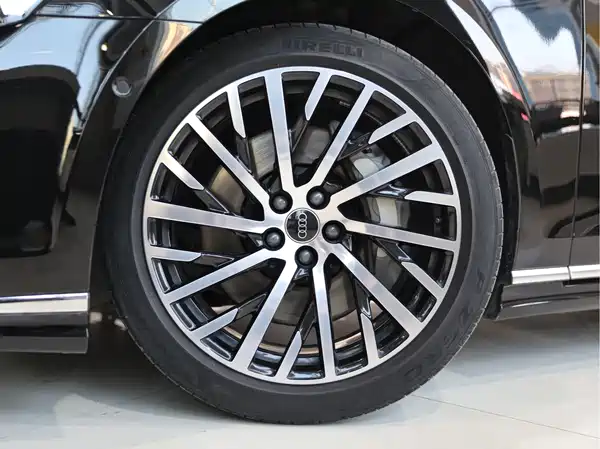 Audi A8 2024